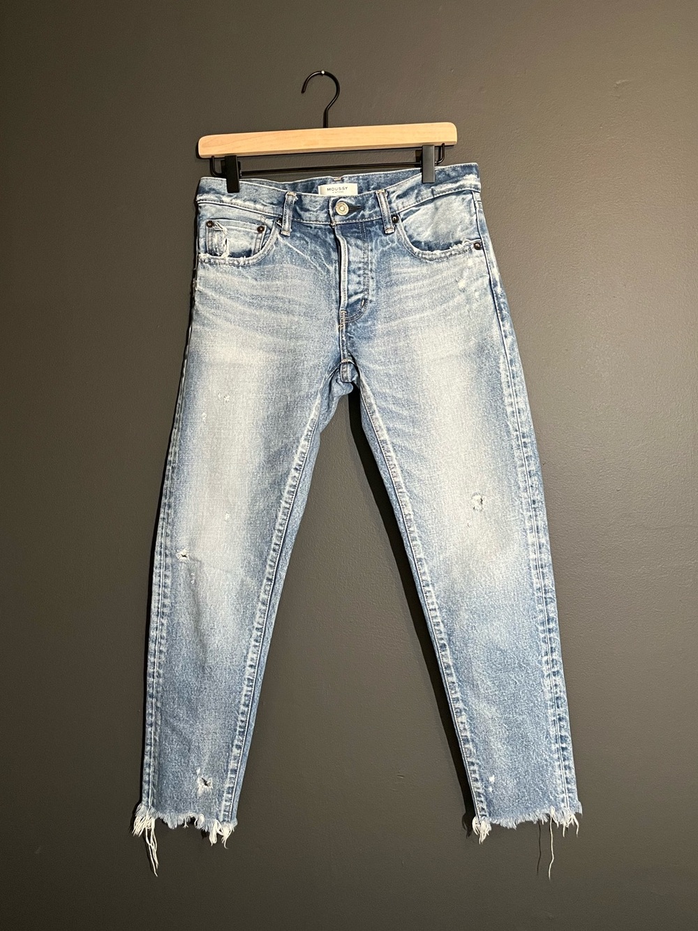 Moussy Vintage Distressed Ankle Jeans Size 27 • Mid Rise • 100% Cotton Denim